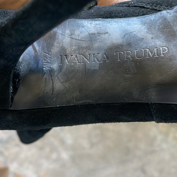 Black suede boots with pearl detail - Picture 5 of 5